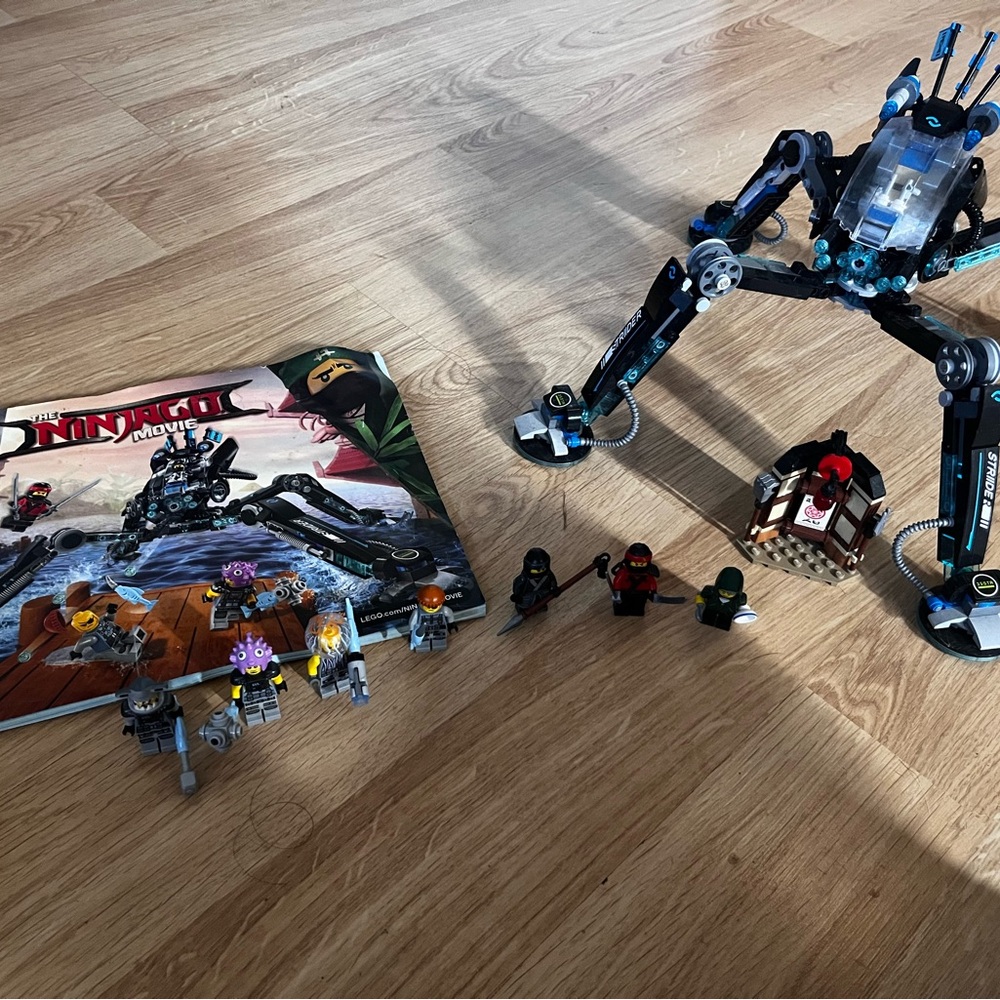LEGO Ninjago Mech Set - Black, Blue, and Red